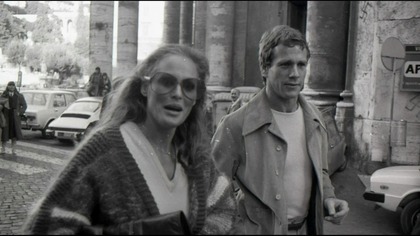 Ursula Andress Ryan ONeal 1977 W Rzymie