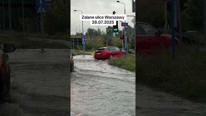 ZALANE ULICE WARSZAWY.  TAK WYGLĄDAJĄ OKOLICE LOTNISKA CHOPINA
