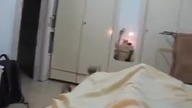 Kot myśli że jest psem