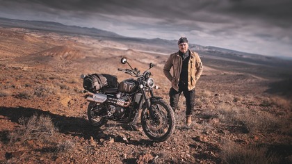 Wons w Dolinie Śmierci (Death Valley), wspinaczka po skałach