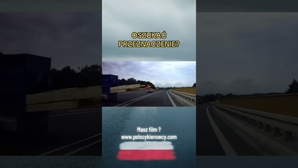 O włos od tragedii  Auto w poślizgu, deski tuż obok oszukane przeznaczenie?#polskiedrogi #dashcam