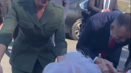PARA PREZYDENCKA POWITAŁA POWSTAŃCÓW NA DEFILADZIE!