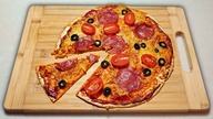 Trik na domową, gorącą pizzę w piętnaście minut! Podwójny ser i Twoje ulubione składniki!