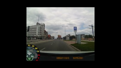 NIEWIDOMY PROWADZĄCY AUTO