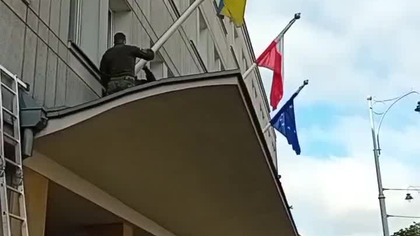 Gdańsk - Urząd Miejski 31. 05. 2025 (zdjęcie ukraińskiej flagi z Urzędu Miejskiego)