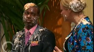 14.  Nie ma to jak hotel S1-E14