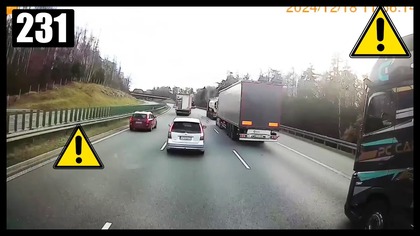 Spanikowany kierowca na drodze 3 pasmowej