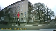 Kochająca mamusia uczy dzieci 