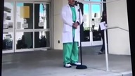 Dr.  Jeff Barke imieniu wielu pracowników medycznych mówi prawdę o COVID19