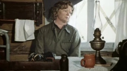 Ten wojenny film opowiada o wyczynach sowieckich pilotek, które w czasie II wojny światowej, głównie nocą, bombardowały pozycje wojsk niemiecko-faszystowskich i komunikację wroga. Niemcy byli przerażeni nagłym pojawieniem się w nocy radzieckich lekkich samolotów U-2 i zaczęli nazywać je Wiedżmami Nocy.
