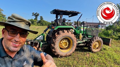 Przejałem działke od Marcina.  Traktor robi robote
