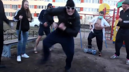 Ondertussen in Rusland (Meanwhile in Russia) Xs Project - Bochka Bass﻿ Kolbaser 