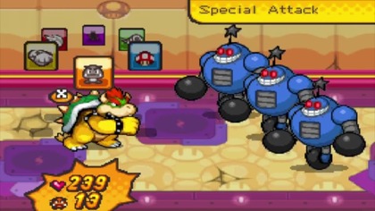 W grze na platformę Nintendo DS dowiadujemy się od braci Mario, że ich odwieczny rywal Bowser po zjedzeniu magicznych grzyb&oacute;w zaczyna wysysać przedmioty i rosnąć. Pomagamy im przywr&oacute;cić ich wrogowi właściwy rozmiar.