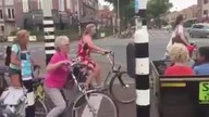 W taki oto sposób dzieci w Holandii dojeżdżają do szkoły