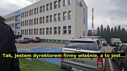 Szef z Będzina nielegalnie powiesił zakazy foto.  Kłamał wzywając policję i jej już na miejscu! #306