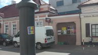 Tak zrywamy naklejki LGBTowszczyzny Sorosa w Białymstoku.