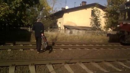 Omal nie zderzyły się czołowo dwa pociągi PKP