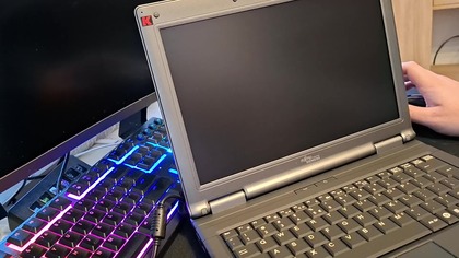 Fujitsu Esprimo Mobile U9200: Windows XP & Vista Dualboot on SSD (Retro Laptop Setup) 