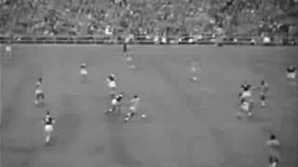 Garrincha akcja2 vs Walia MŚ 1958