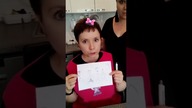 Trochę zbladła przez tę laurkę dla TATY  #shorts #humor