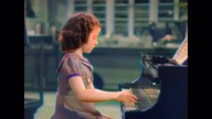 Mała girl w sklepie muzycznym - z filmu Garnek złota (1941)