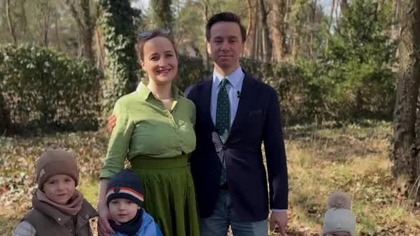 RODZINA BOSAKÓW ŻYCZY BŁOGOSŁAWIONYCH ŚWIĄT WIELKANOCNYCH