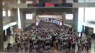 Tak wygląda metro w Tokio w czasie szczytu