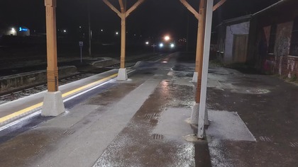 Wjazd pociągu rel.  Sedzisław - Kralovec na stacje w Kamiennej Gorze, 23. 12. 25 r.