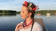DIY Wianek w stylu folkowym biało-czerwony + jak zrobić podwójny naszyjnik z koralików