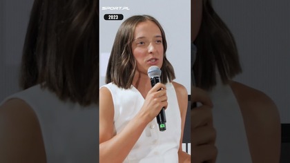 Iga Świątek rozbawiona pytaniem od dziewczynki trenującej tenis #shorts