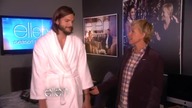 Ashton kutcher rozebrał się do wywiadu