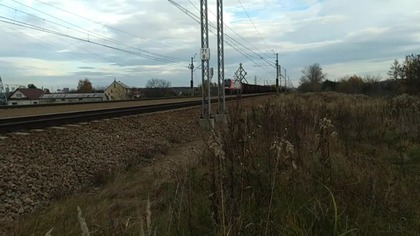 Pesa Gama (111ed-016) od Grupa Azoty Koltar wjeżdża na most