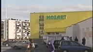 Reklama domu handlowego Mozart w Krakowie, lata 90.