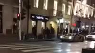 Nagranie z kolizji złotego Lamborghini Aventador w Warszawie