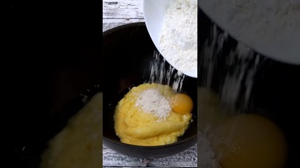  SUBSKRYBUJ http://bit.ly/2sc96zb i bądź na bieżąco!
 Polajkuj FANPAGE :  http://bit.ly/2sc9JJ3
 Odwiedź stronę z przepisami: http://bit.ly/2sm9d9z
 INSTAGRAM: http://bit.ly/2smdN7K


 Wesprzyj kanał na YouTube: https://www.youtube.com/channel/UChPsXhEMMl1pF3BmFdB4LNg/join


****************************************************************************


Kluski ziemniaczane. Prosty Przepis na Szybkie i Tanie Danie.

Witajcie na moim kanale! Dzisiaj przygotujemy pyszne kluski ziemniaczane, które będą idealnym dodatkiem do zup, takich jak rosół czy zupa pomidorowa. Te łatwe do zrobienia kluski są również doskonałe jako samodzielne danie z chrupiącym boczkiem lub ulubionym sosem.


składniki na 2 porcje

4 średnie ziemniaki

1 jajko

80-100 g mąki pszennej

sól


****************************************************************************


Po więcej pysznych przepisów zapraszam na stronę :
http://smakowitedania.com/

Sprawdź inne moje przepisy na pyszne dania:
https://www.youtube.com/playlist?listPLpKM13jxacYOUYFb1qDInZ45VdWZJ-Q4H


Tańsze składniki do przepisu są możliwe dzięki zakupom z aplikacją Moja Gazetka: https://bit.ly/3DfrpqE
Moja Gazetka  Kupuj mądrze 


#smakowitedania #kanałkulinarny #kluski #kluskiziemniaczane