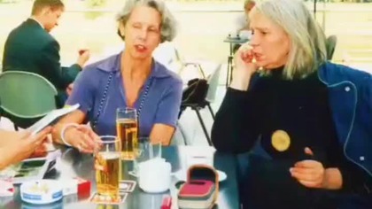 Dziennikarki Maria Osterwa-Czekaj (Kraków) i Alwida Bajor (Wilno).  Kraków, 1999 r..