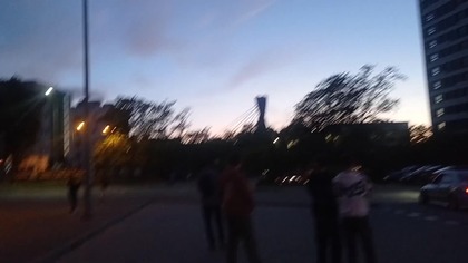 Ze względu na Noc Muzeów Bydgoskie Klasyki Nocą odbędą się o 19 na Grudziądzkiej 15 obok Urzędu Miasta. Ja prawdopodobnie nagram wpierw przejazdy starymi autobusami i tramwajami bo podczas Nocy Muzeów od 17:00 do 0:00 odbywa się wydarzenie Komunikacyjna Noc Muzeów więc trochę będzie problem jak to zrobić i muszę to jakoś zgrać w czasie. Filmy z przejazdów możliwe że będą prawie godzinowe i to jeszcze będę nagrywał w obie strony więc wtedy już będzie godzina na pewno a żeby te filmy nagrać muszę się dobrze przygotować, po przesyłać filmy i później przerzucić na dysk dlatego też prześlę filmy ze stycznia i chyba te wcześniejsze. Przypomnę jeszcze że jutro o 18 pod TorBydem zbierają się Bydgoskie AmCary więc może będą filmy jak tylko wrócę do domu.