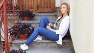 DIY farbowanie jeansów na granatowo w domowych warunkach