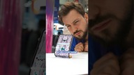 Ten smartfon można owinąć wokół nadgarstka
