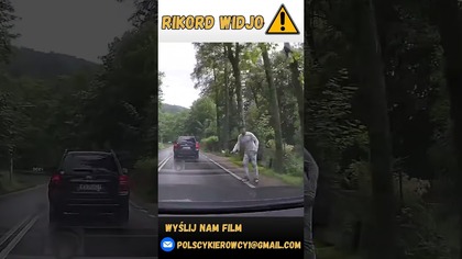 Inżynier skaczący na auto #rikordwidjo #polscykierowcy #shorts #polska #polskiedrogi #dashcam