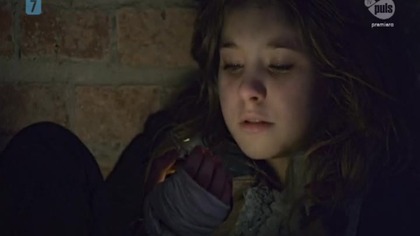 Dziewczynka z zapałkami / Das M&auml;dchen mit den Schwefelh&ouml;lzern (2013) [Lektor PL]