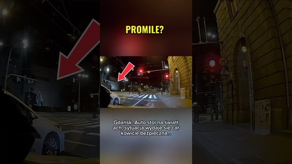 Gdańsk: pieszy wbiegł na maskę auta co nim kierowało? #droga #bezpieczeństwo