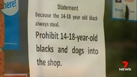 Właściciel sklepu wywiesił kartkę zakazującą wstępu nieletnim czarnym