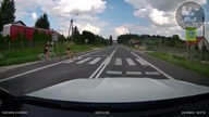 O włos od tragedii na przejściu.  Kierowca stracił prawo jazdy