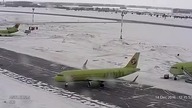 A320 wpada w poślizg na oblodzonym pasie