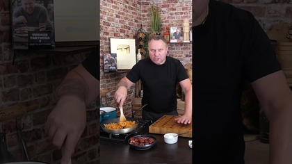 Ciapkapusta z kiełbasą to szybki i niedrogi obiad / Oddaszfartucha