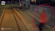 Do potrącenia przez tramwaj zabrakło centymetrów