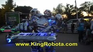 Śpiewający robot dj w Nowym Jorku