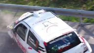 Wypadek na Rajdzie Dolomitów 2017 - Siła uderzenia wyrywa silnik z Renault Clio