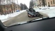 Podr&oacute;ż przez miasto ze zwłokami kolegi
